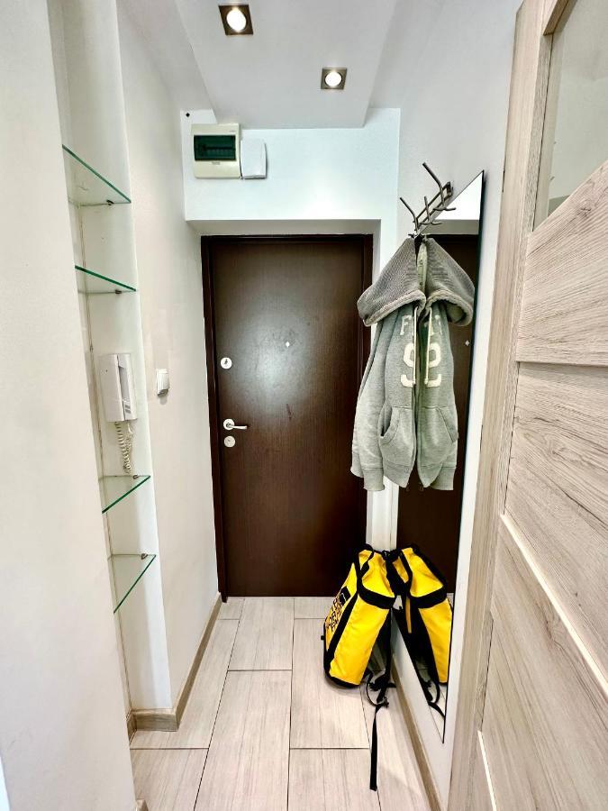 Ferienwohnung Neon 2 - Fast Wifi 70'Tv Netflix Hbo Max Appletv+ Warschau Exterior foto