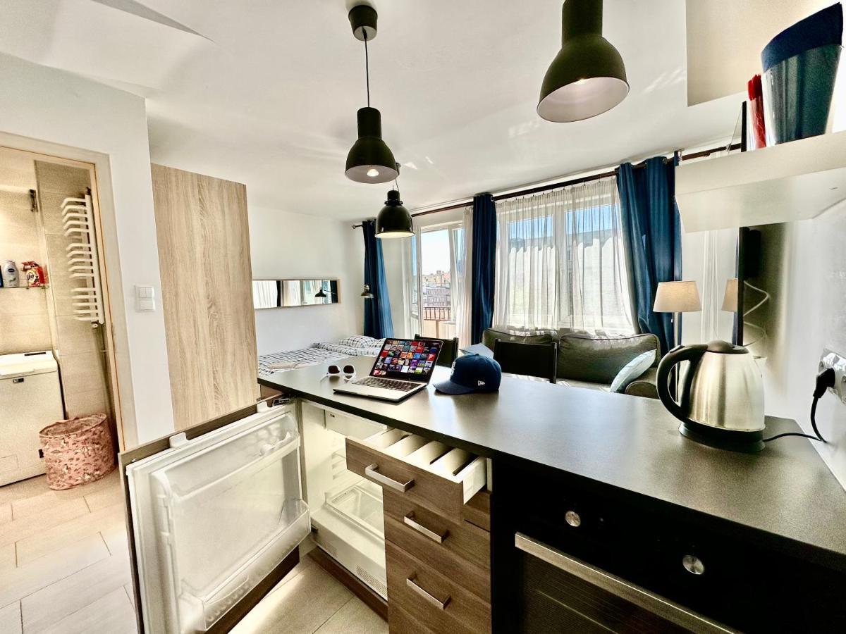 Ferienwohnung Neon 2 - Fast Wifi 70'Tv Netflix Hbo Max Appletv+ Warschau Exterior foto